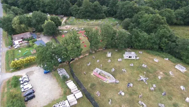 Parc de paintball R-Game à Dingé, vue aérienne